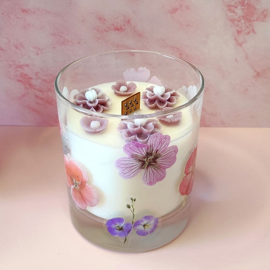 Cozy Candles Duftkerze Frühling, Geschenkidee Muttertag, handgemachte Duftkerze aus Rapswachs