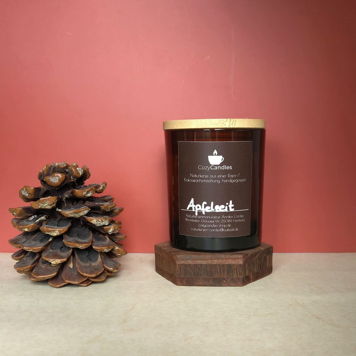 Cozy Candles Duftkerze Apfelduft, Apfelernte Duftkerze, Apfel-Zimt, Apfelkuchen, gemütliche Kerze mit Holzdocht