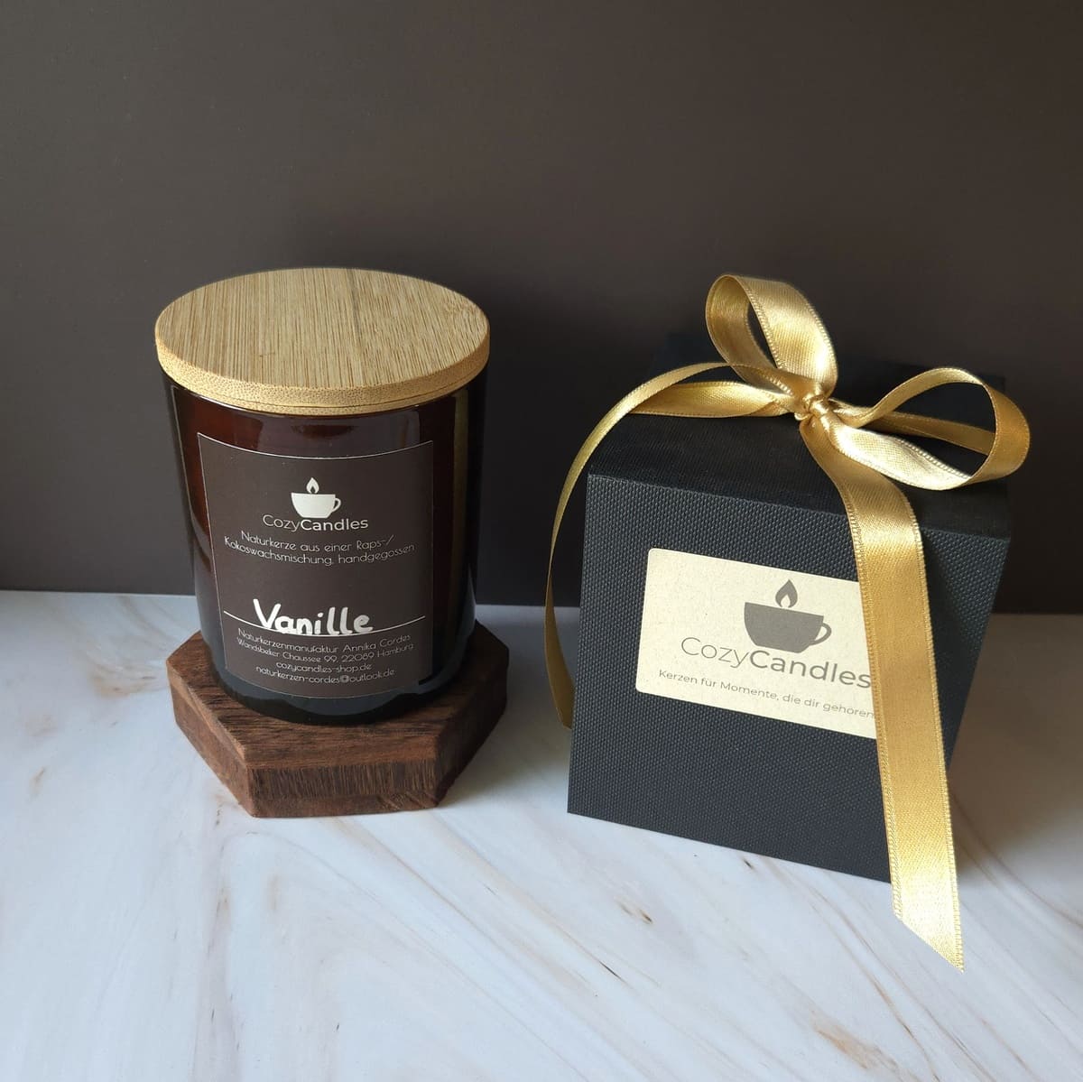 Vanille Duftkerze als Geschenk mit Geschenkbox, liebevolles Geschenk für Freundin, besonderes Kerzengeschenk, Holzdochtkerze Vanilleduft, Cozy Candles Hamburg