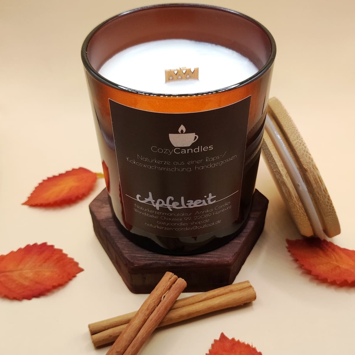 Cozy Candles Duftkerze Apfelduft Herbst, Apfel-Zimt, Apfelkuchen, handgemachte Kerze aus Rapswachs