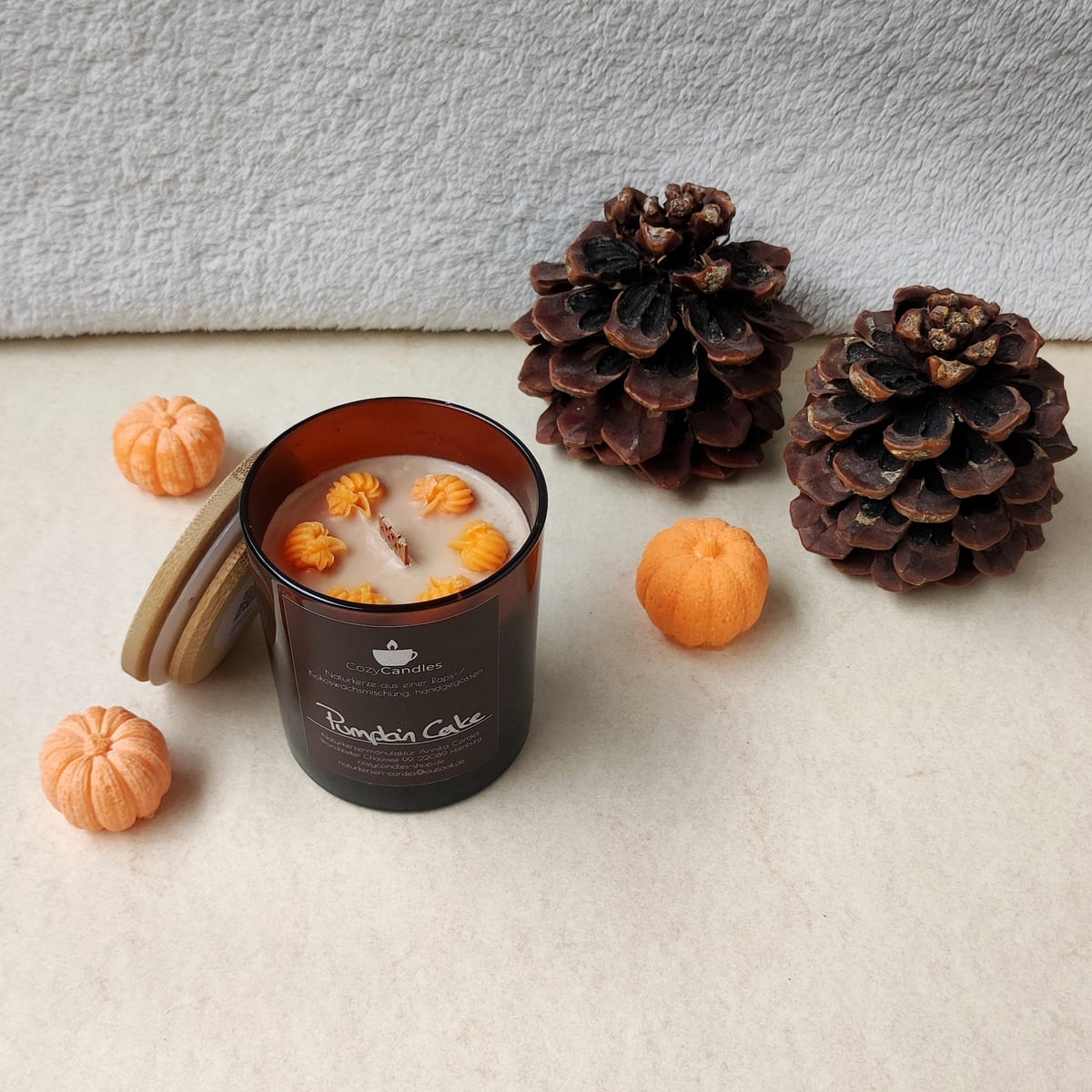 Kerze Herbstduft mit Kürbisduft, handgemachte Duftkerze aus Rapswachs mit Holzdocht