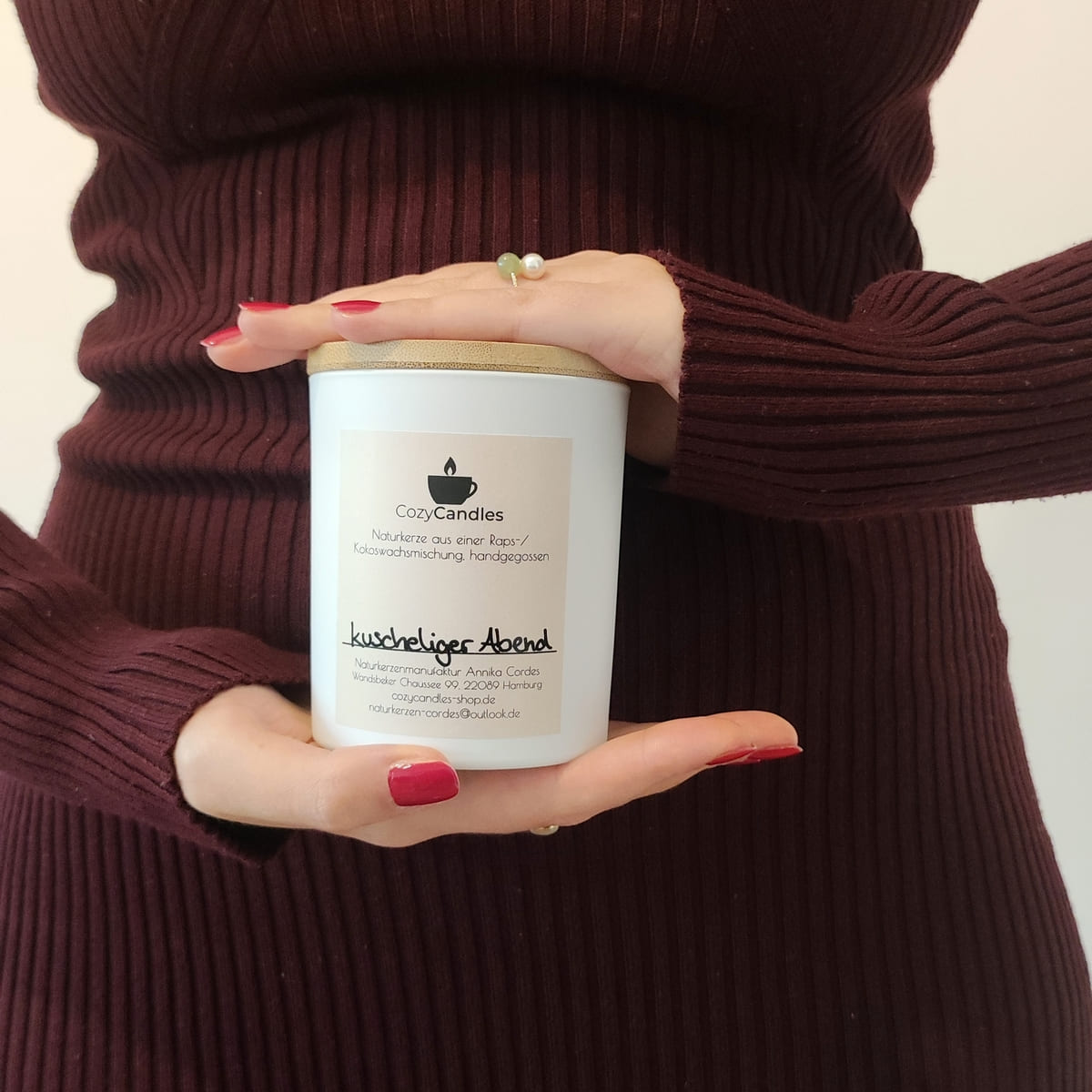 handgegossene Duftkerze mit Holzdocht, winterliche Kerze, orientalische Duftkerze, sinnliche Duftkerze