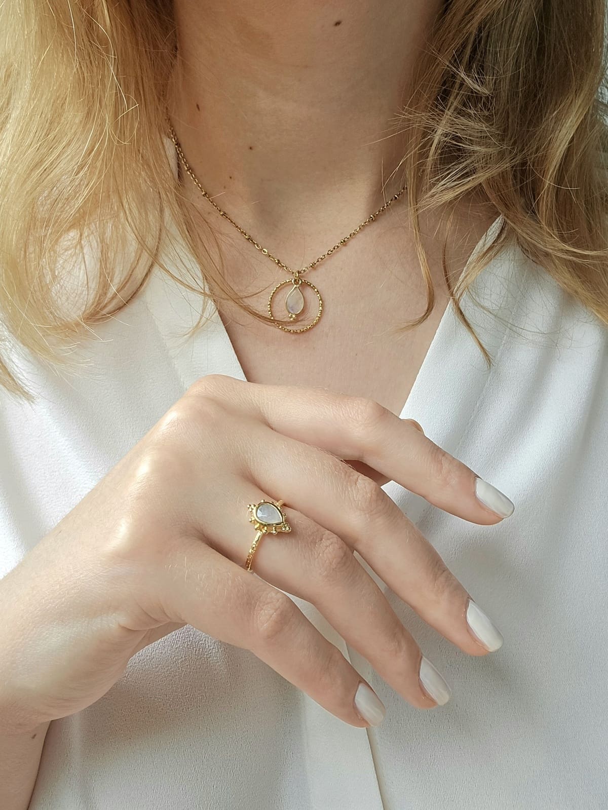 handgemachter Mondstein Ring, vergoldeter Schmuck Geschenkidee, Regenbogenmondstein, Schmuckkerze mit Mondsteinschmuck, Cozy Candles