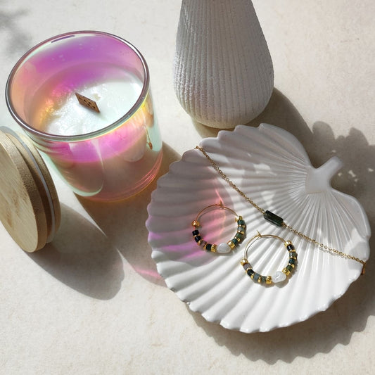 Schmuckkerze Juwelkerze mit hochwertigem Schmuck aus Moosachat, Schmuckkerze in Regenbogen-Glas mit Holzdocht, Moosachat Ohrringe und Armband