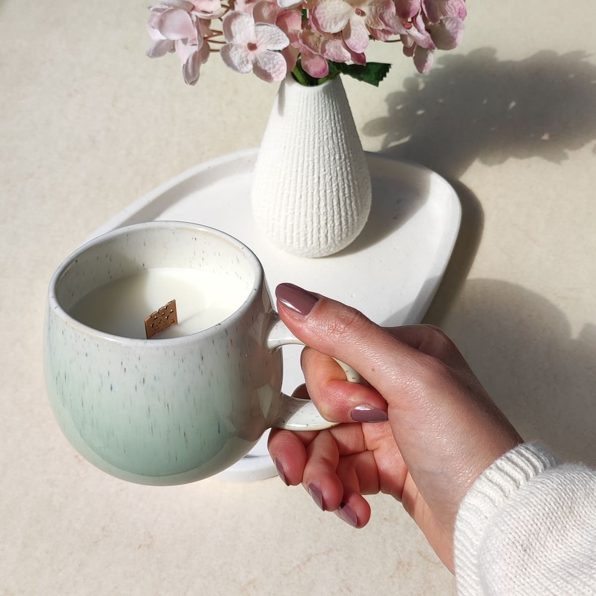 nachhaltige Duftkerze ohne Duft aus Hamburg, handgegossene und wiederverwendbare Tassenkerze mit Rapswachs, Cozy Candles Hamburg